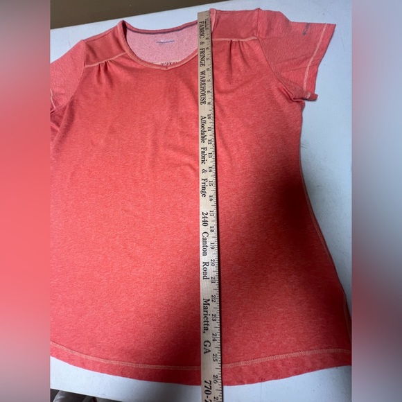 COLUMBIA SPORTSWEAR LADIES SHORT SLEEVE ATHLETIC TOP CORAL COLOR SIZE XL V NECK - Picture 6 of 9